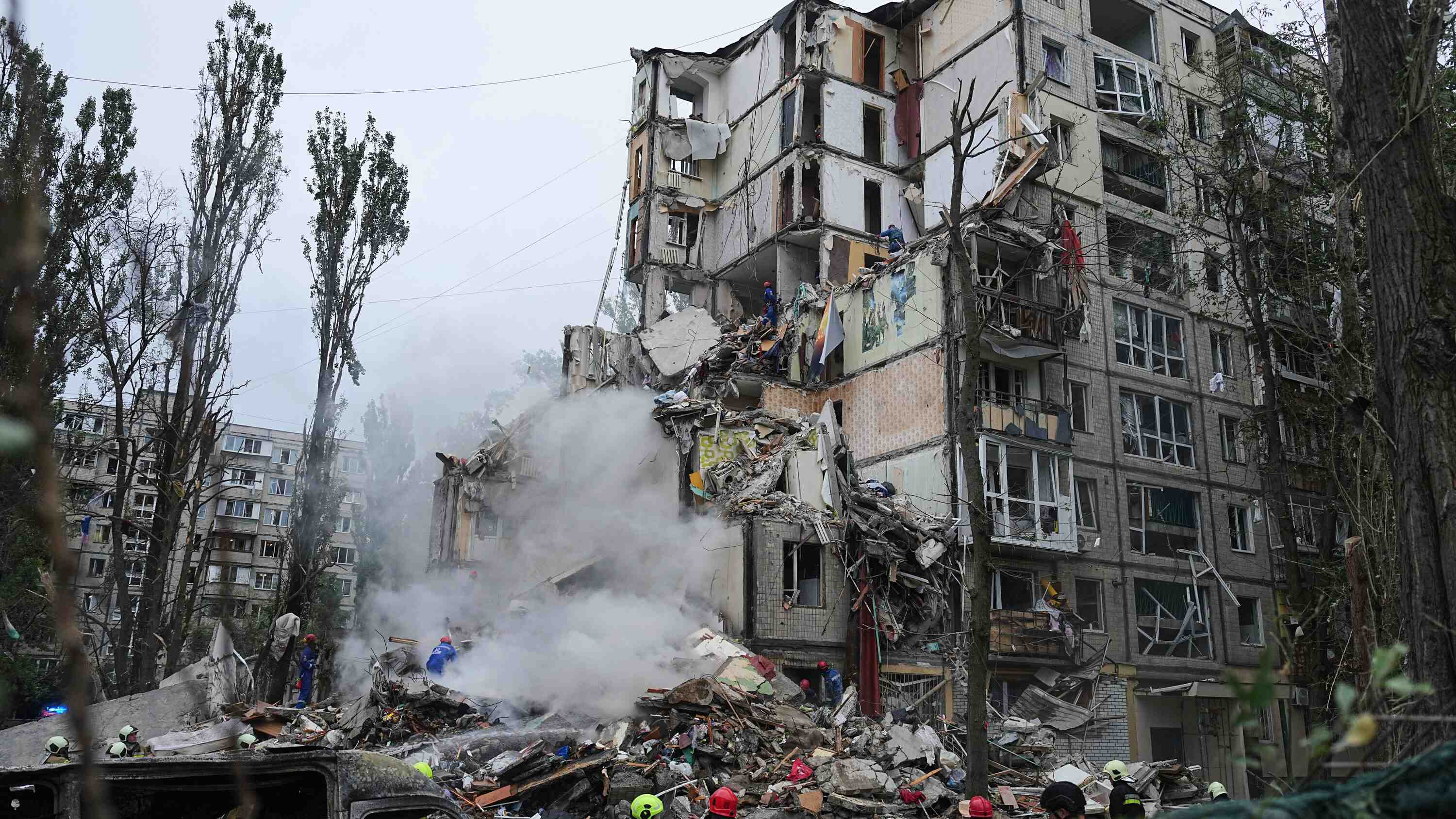 Russian strikes kill eight, hit apartment block