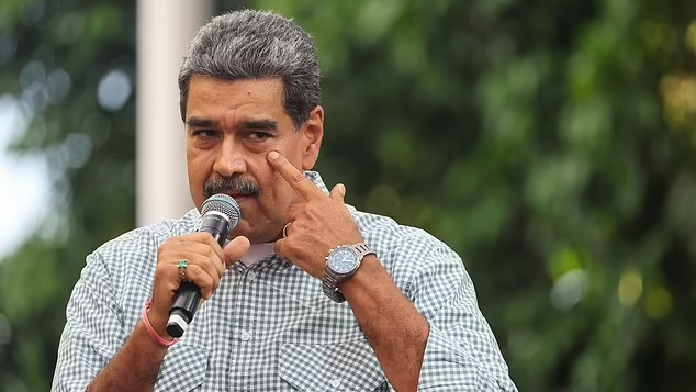 Trump puts bounty on Maduro