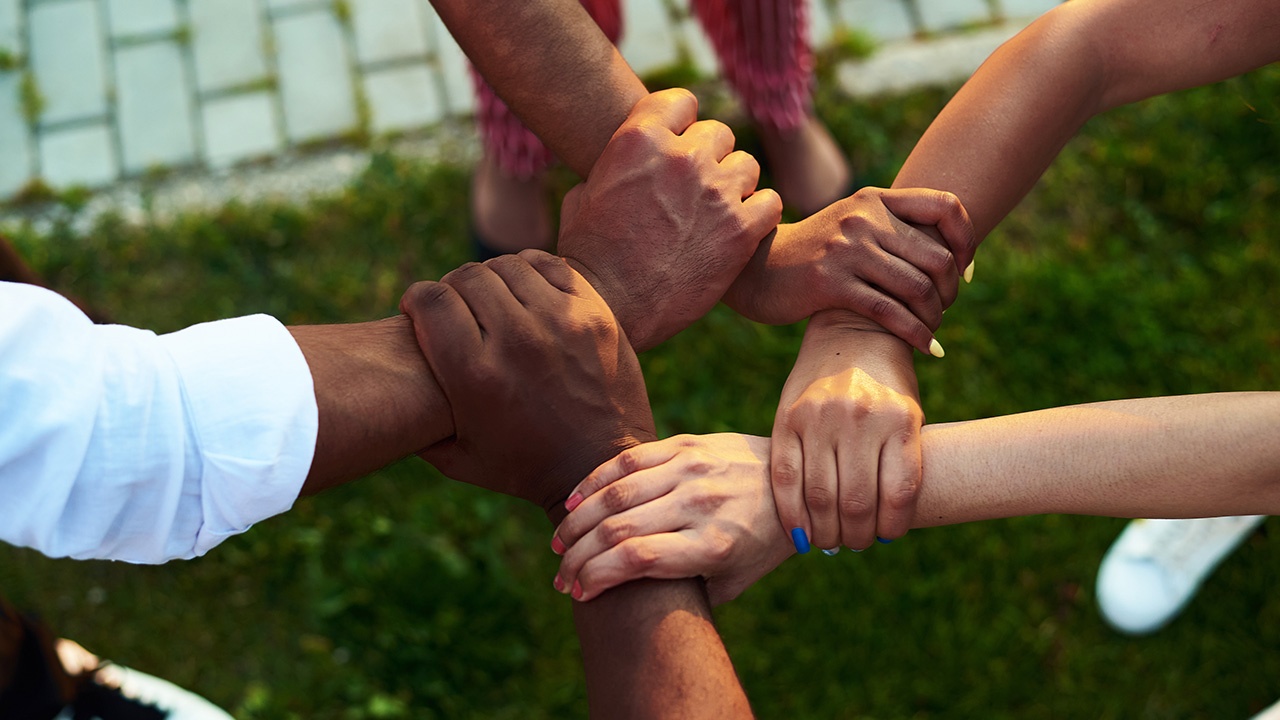Friendships in corporate environments