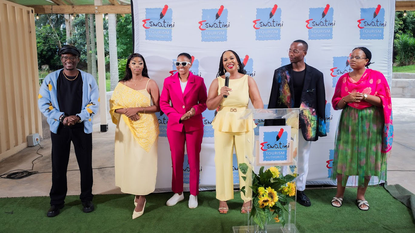 (L-R) The content creators Bonkhe Shabangu, Nomzamo Dlamini, Temlandvo Vilakati, ETA Head of Marketing Chunky Mdluli, Gcinisizwe ‘Nurse Wekhantri’ Buthelezi and Luleka Mdluli. (Pic: Nombuso dlamini)