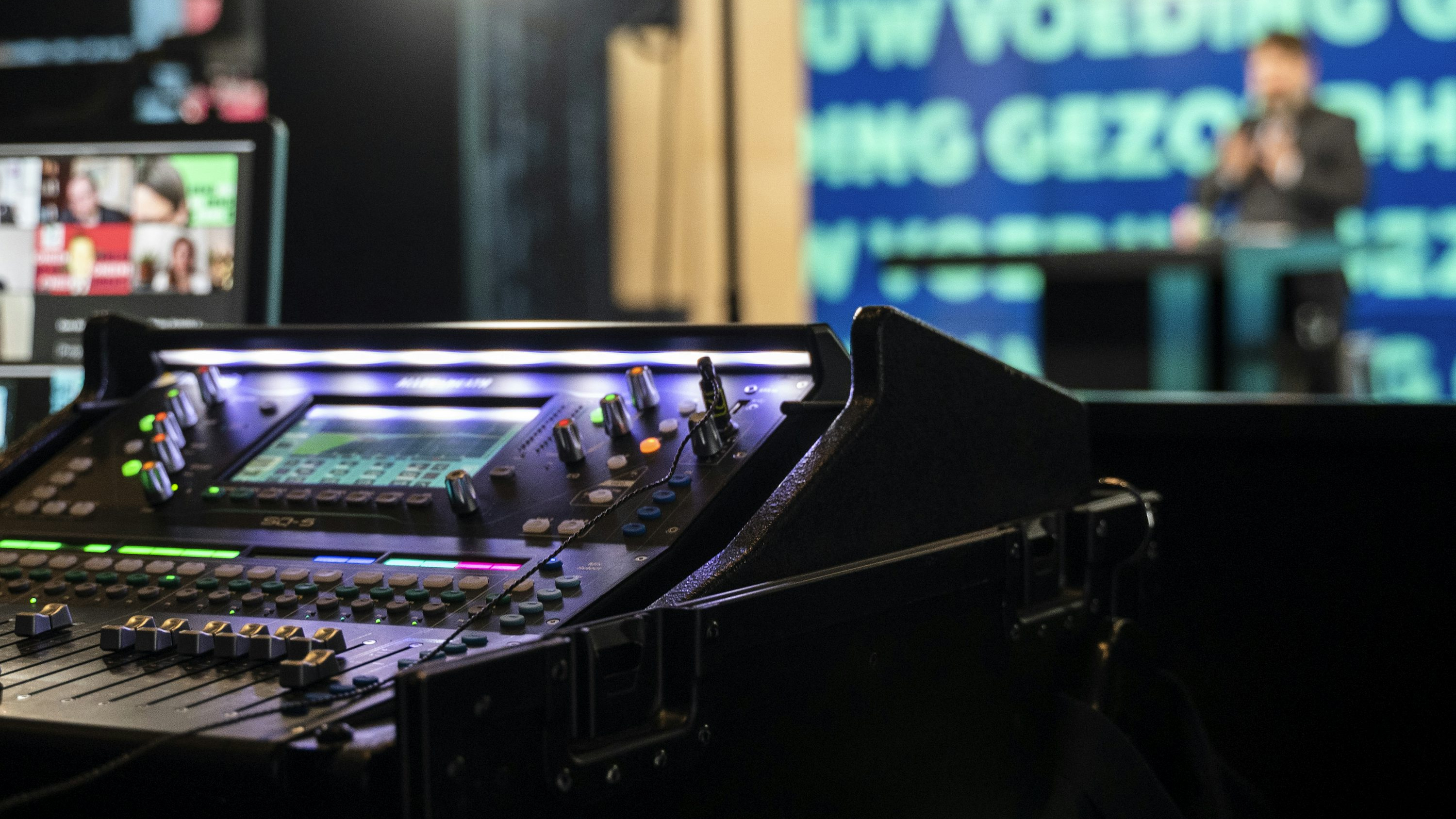ESCCOM opens applications for new broadcasting licences. (Pic: Unsplash)