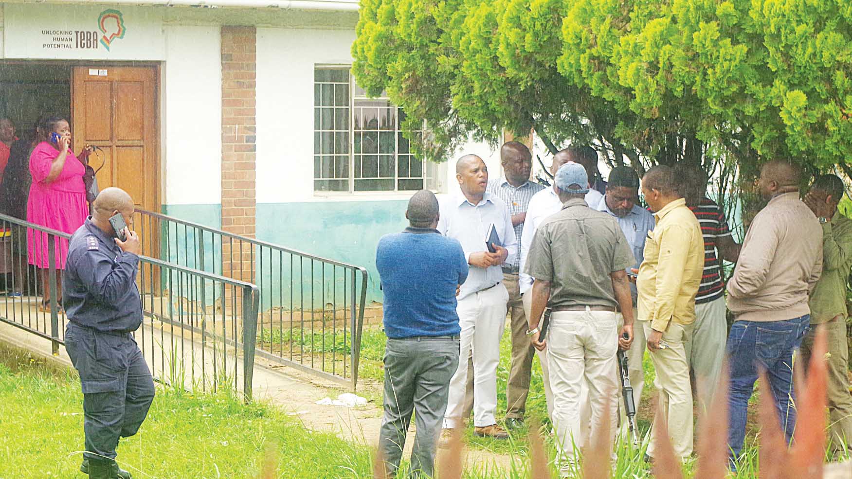 E111 000 stolen at gunpoint from TEBA office