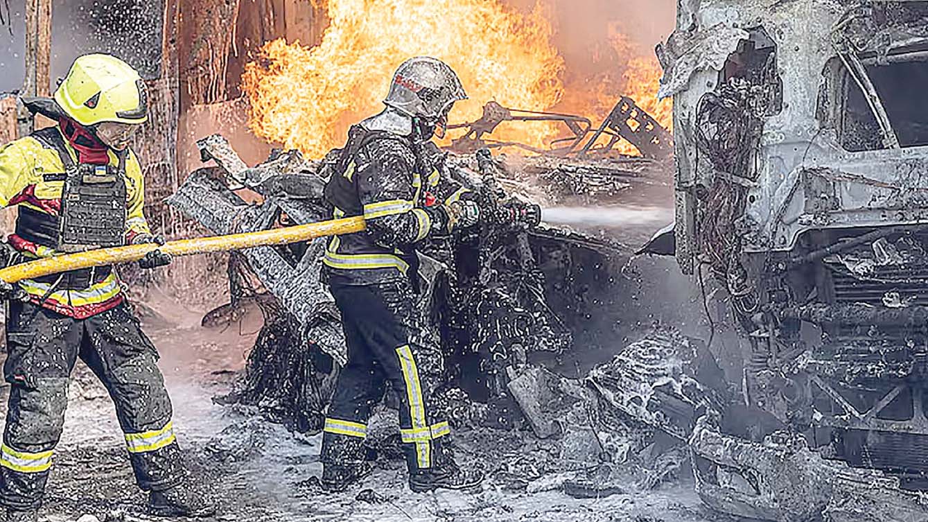 Ukraine hits Moscow refinery in major attack :: World News | Times of ...